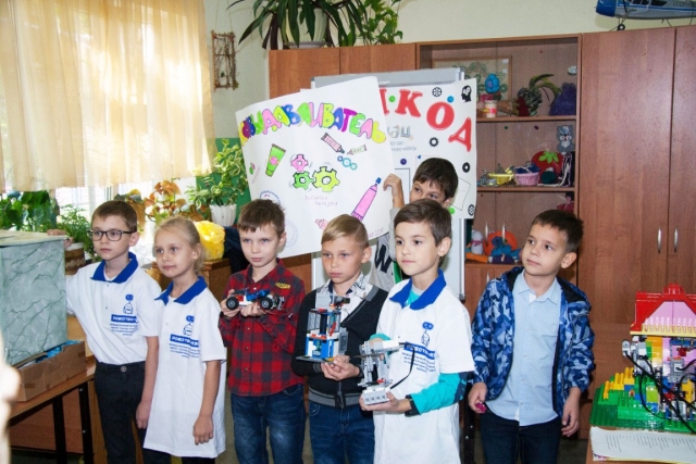 Поздравляем победителей открытых городских соревнований по робототехнике!