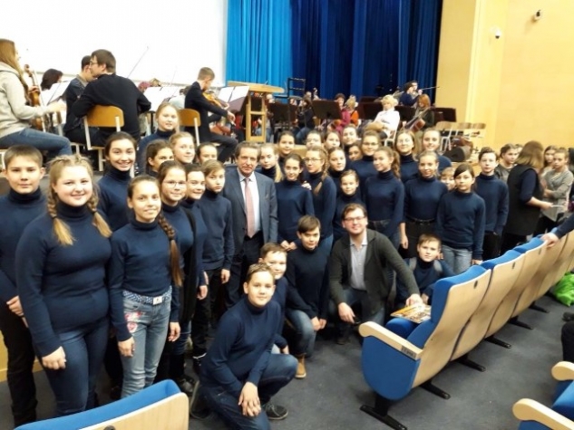 Концертный хор МЭЦ в Москве: репетиция хора с оркестром