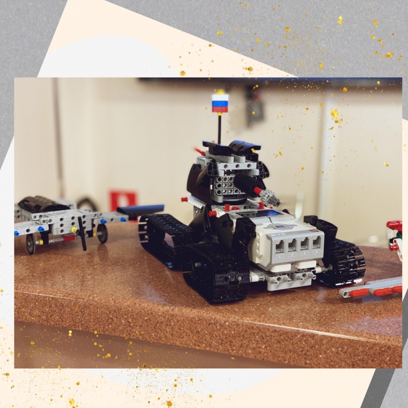 Выставка военной техники учащихся отделения «Робототехника»