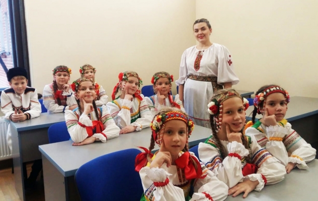 Выступление ансамбля кубанской народной песни "Забава" в Краснодарском Институте культуры