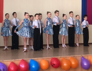 Весенние поздравления для воспитанников школы №37